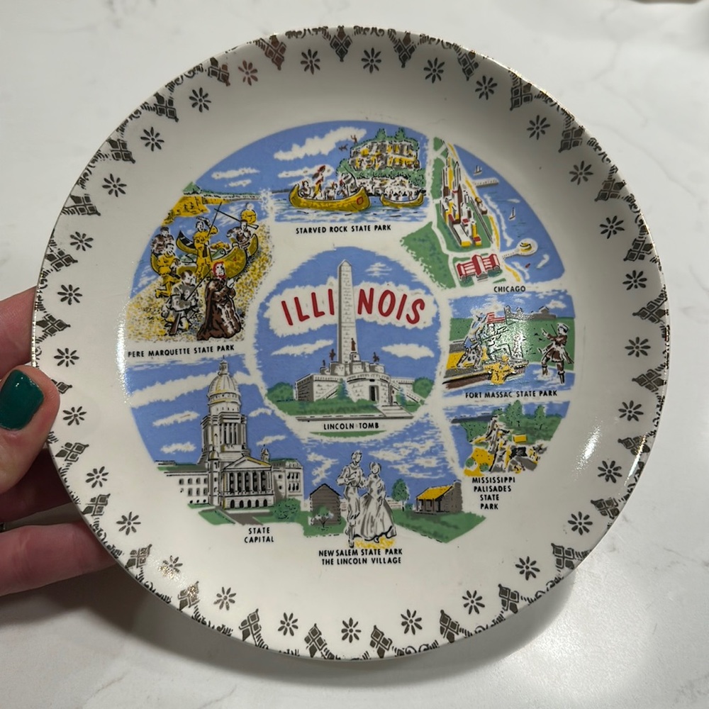 Vintage Illinois Souvenir Plate
